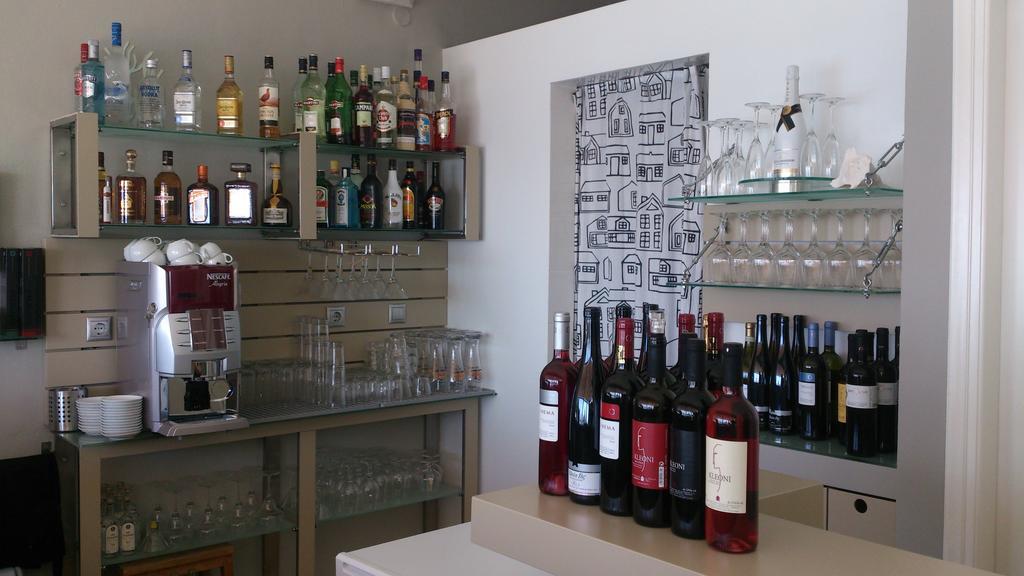 Captain'S Apts Barbati Extérieur photo
