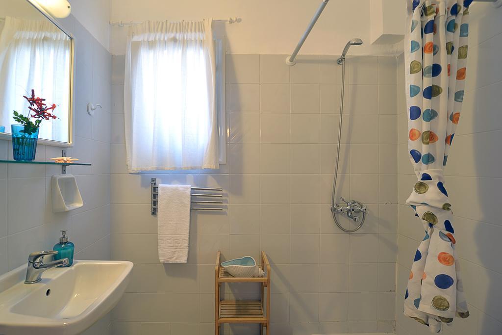 Captain'S Apts Barbati Chambre photo